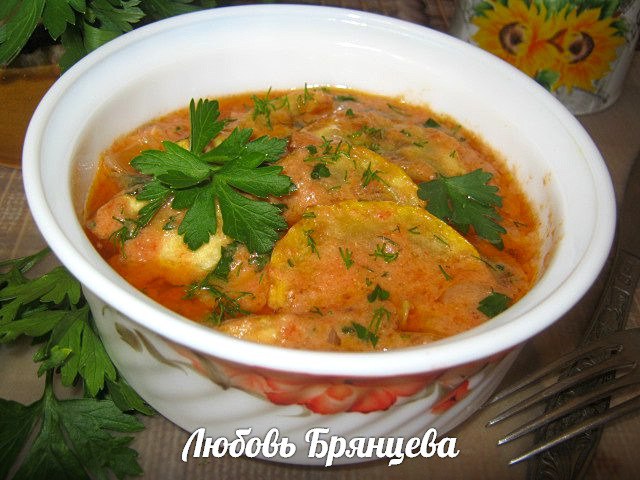 Рецепт: Кабачки тушеные в томатно-сметанном соусе
