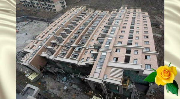 В Китае упал дом, который должны были сдать в эксплуатацию